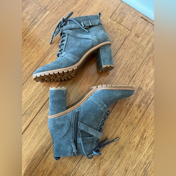 SOLD⚫️White House Black Market Becca Combat Boots Size 9M WHBM Asphalt Grey - Picture 7 of 12